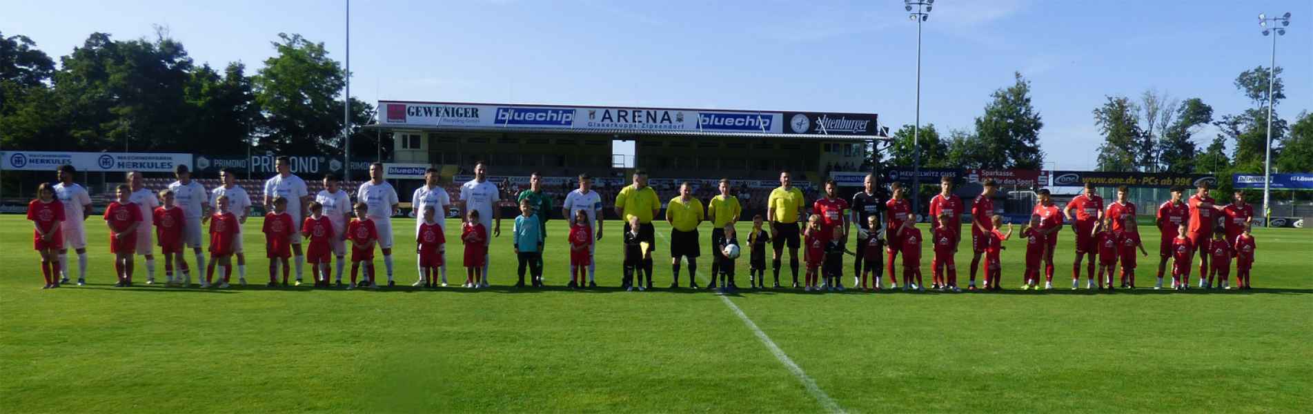 Aufstellung beider Teams