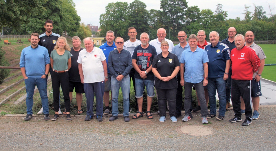 Die Schiedsrichter-Beobachter der Fu&szlig;ballkreise Ostth&uuml;ringen und Jena-Saale-Orla trafen sich zu einem Eintageslehrgang in Zeulenroda. 