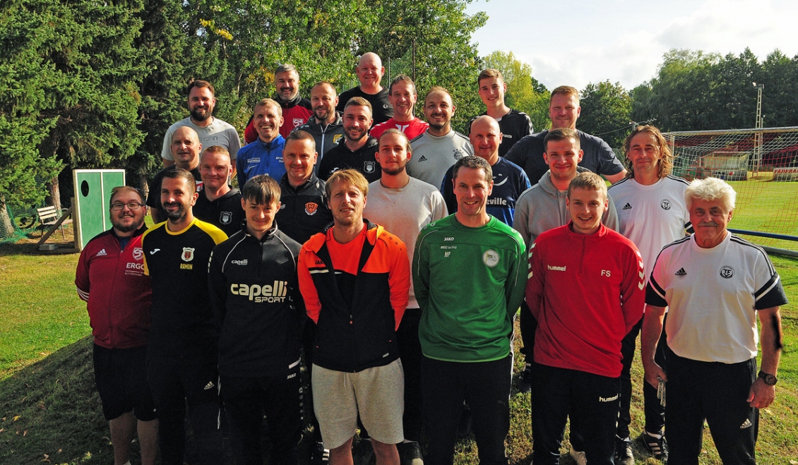 Die Auszubildenden zur Trainer-C-Lizenz beim zweiten Präsenztag in Nöbdenitz.